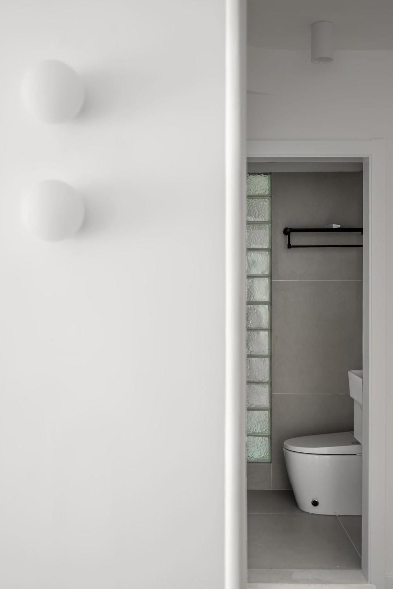 Moli B&b-2 Bedrooms, 2 Bathrooms, Balcony, Elevator Near Xintiandi Subway